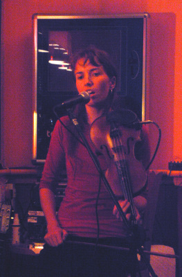KIF 7035 Laura singing
