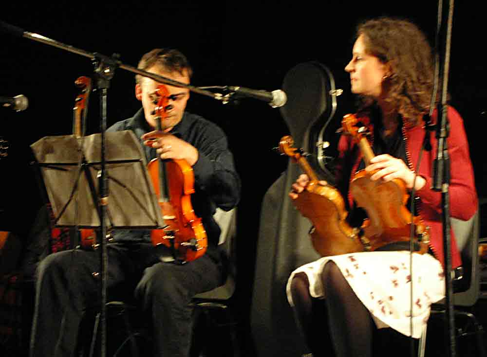 KIF 4670 Joe-Townsend Kate-Hands