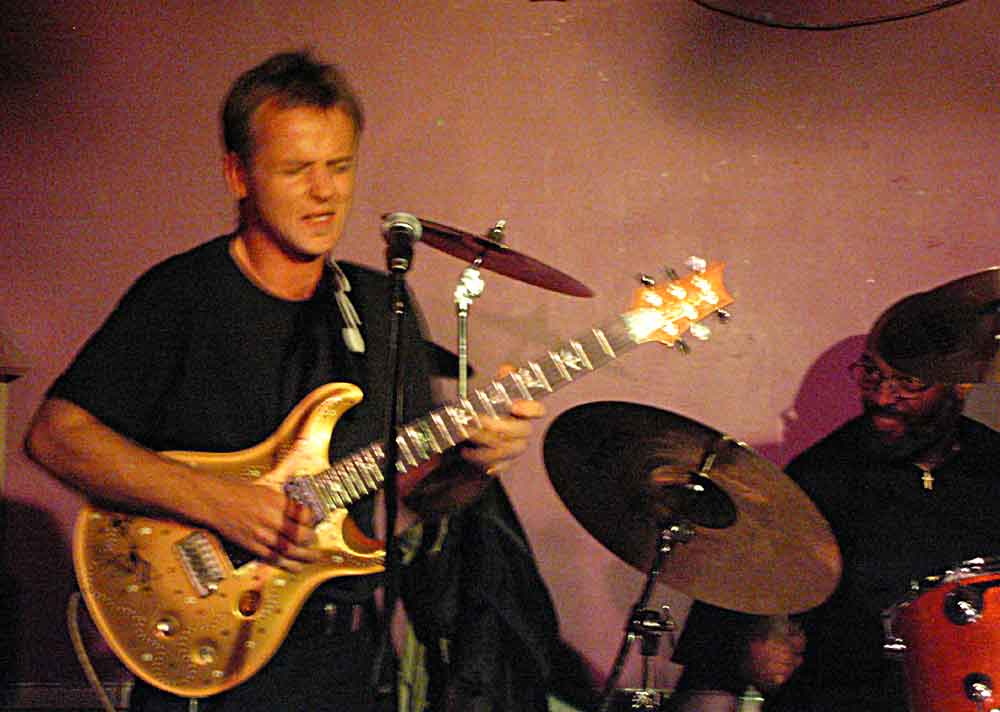KIF 5120 Geoff-Achison Drummer